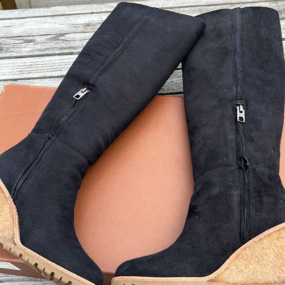 Boots on wedge platform - Picture 7 of 12